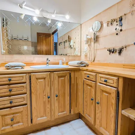 Comfortable 1 Bedroom - Center Appartement